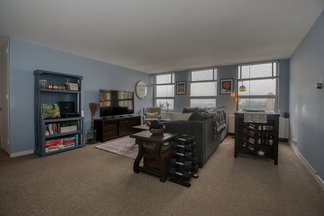 2626 N Lakeview Avenue 1604, Chicago, IL 60614