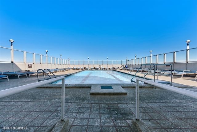 2626 N Lakeview Avenue 1604, Chicago, IL 60614