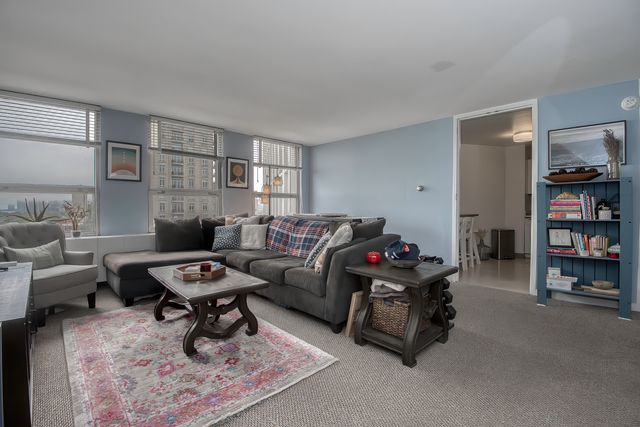 2626 N Lakeview Avenue 1604, Chicago, IL 60614