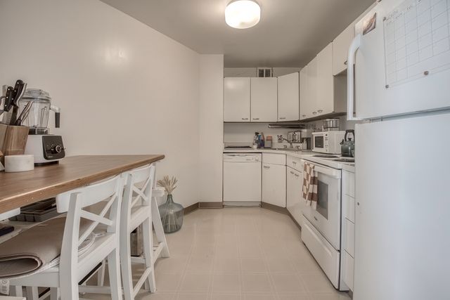 2626 N Lakeview Avenue 1604, Chicago, IL 60614