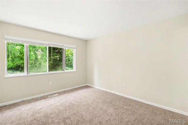 985 Belmont Terrace, Florissant, MO 63033