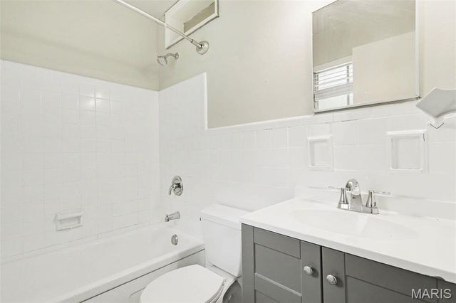 985 Belmont Terrace, Florissant, MO 63033