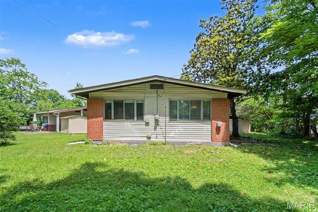985 Belmont Terrace, Florissant, MO 63033