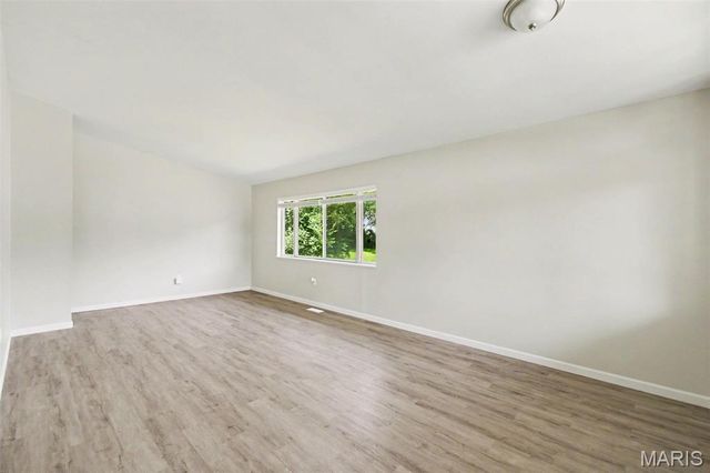 985 Belmont Terrace, Florissant, MO 63033