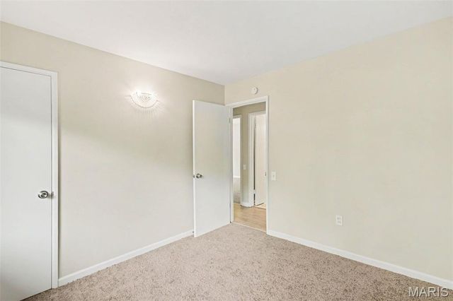 985 Belmont Terrace, Florissant, MO 63033