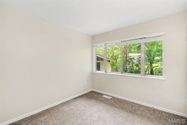 985 Belmont Terrace, Florissant, MO 63033