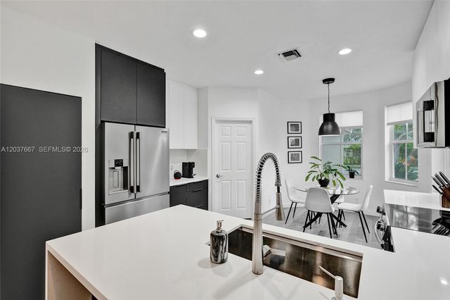 1725 Winterberry Lane, Weston, FL 33327