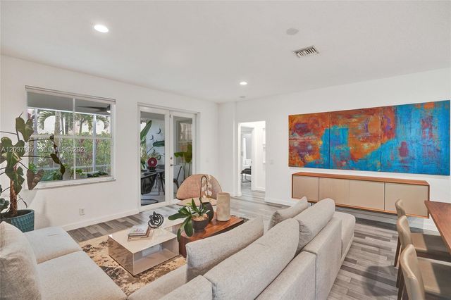 1725 Winterberry Lane, Weston, FL 33327
