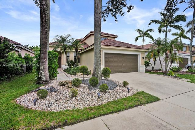 1725 Winterberry Lane, Weston, FL 33327