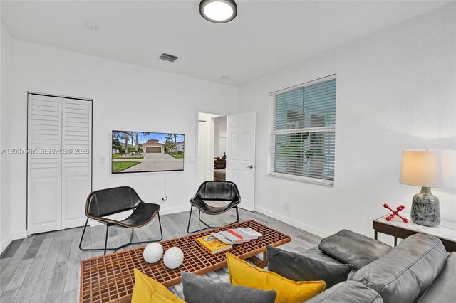1725 Winterberry Lane, Weston, FL 33327
