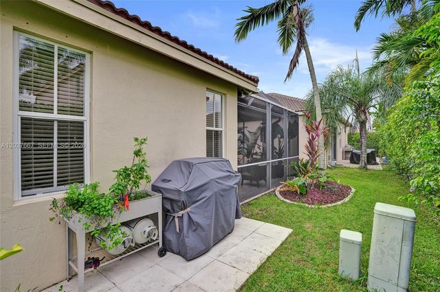 1725 Winterberry Lane, Weston, FL 33327