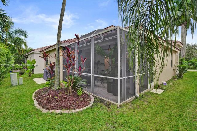 1725 Winterberry Lane, Weston, FL 33327