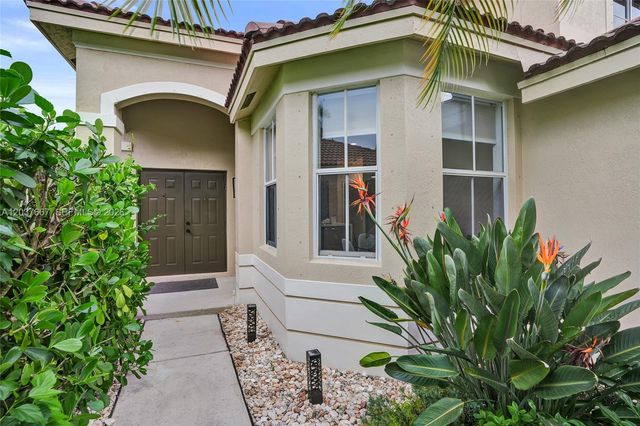 1725 Winterberry Lane, Weston, FL 33327