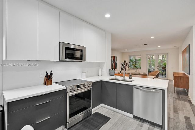 1725 Winterberry Lane, Weston, FL 33327