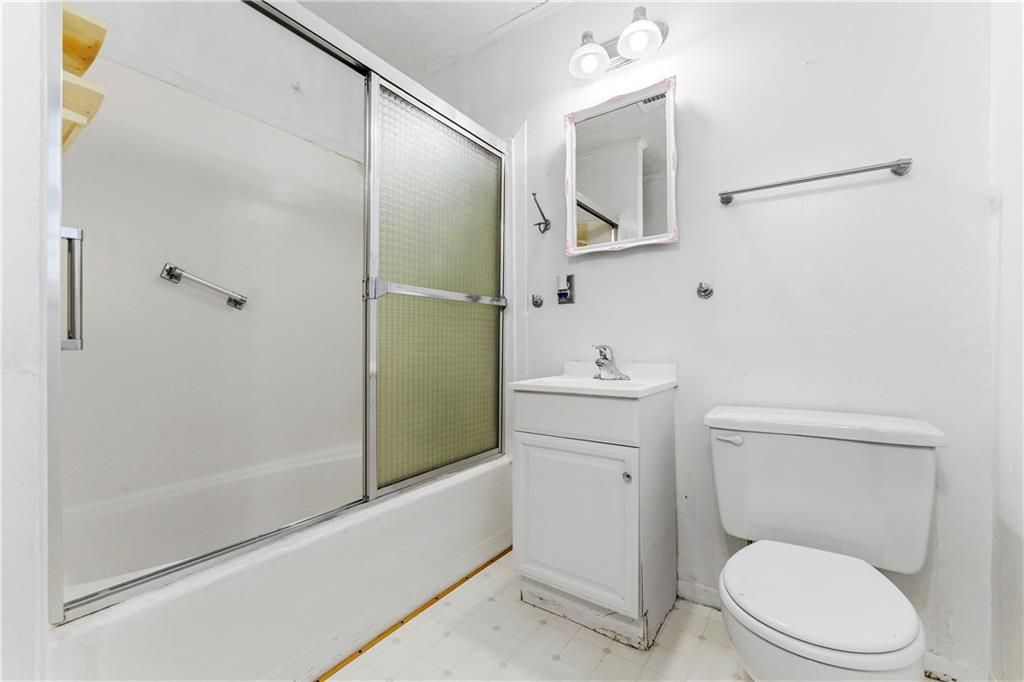 Image 21 of property listing at 1303 Cottonwood Court NW, Kennesaw, GA 30152