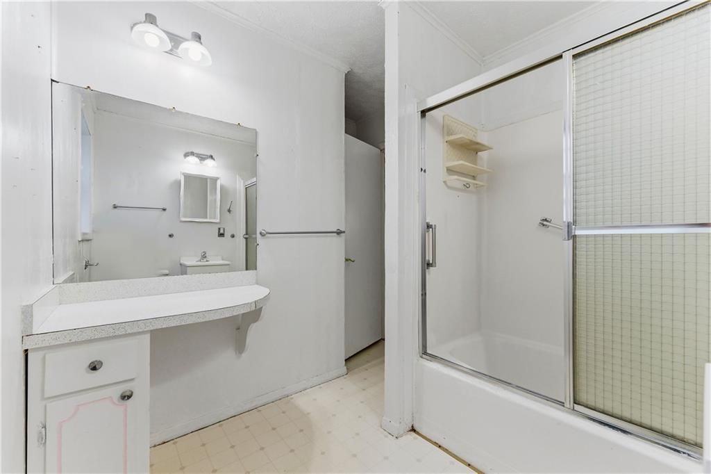 Image 22 of property listing at 1303 Cottonwood Court NW, Kennesaw, GA 30152