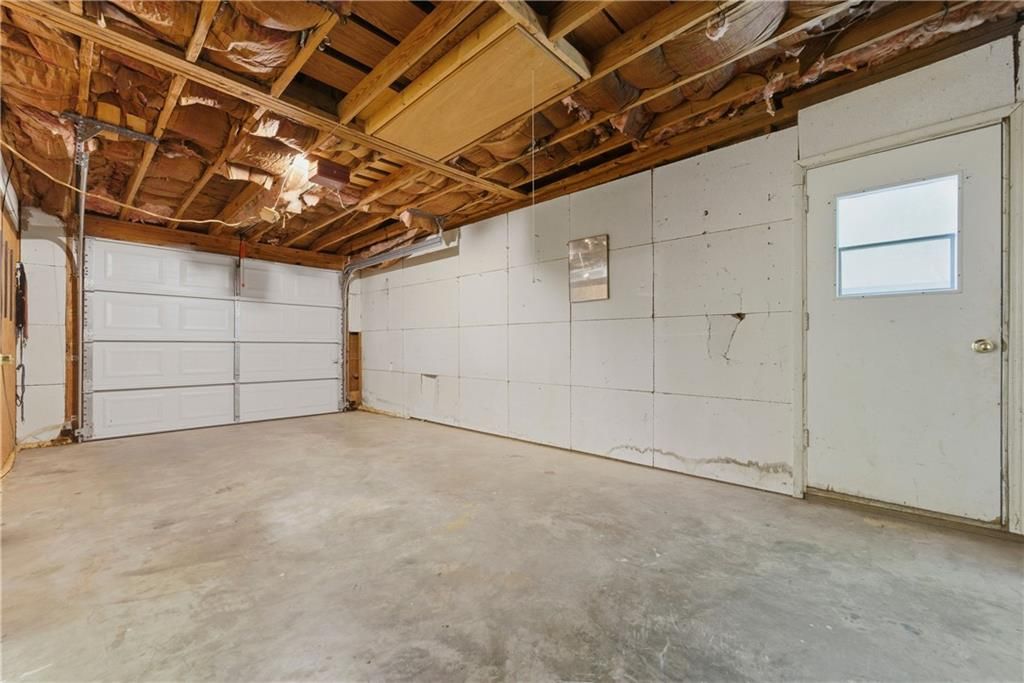 Image 6 of property listing at 1303 Cottonwood Court NW, Kennesaw, GA 30152