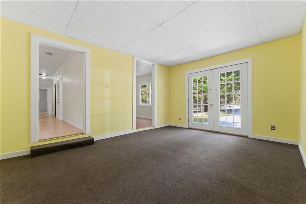 Image 7 of property listing at 1303 Cottonwood Court NW, Kennesaw, GA 30152
