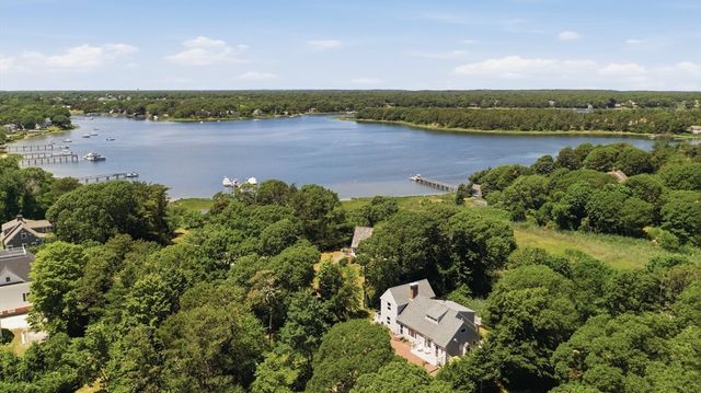 75 Old Main St, Dennis, MA 02670