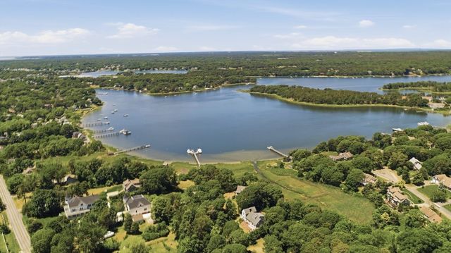 75 Old Main St, Dennis, MA 02670