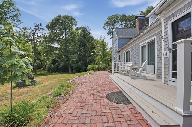 75 Old Main St, Dennis, MA 02670