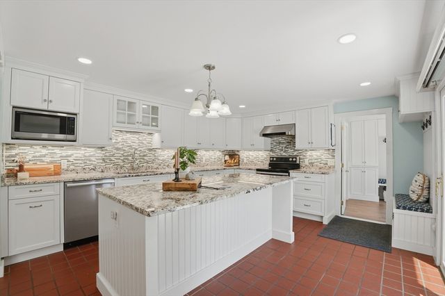 75 Old Main St, Dennis, MA 02670