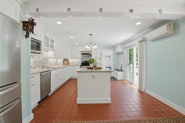 75 Old Main St, Dennis, MA 02670