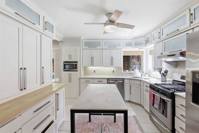 3637 Shelby Drive, Fort Worth, TX 76109