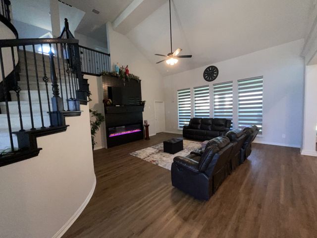 214 Tradd Street, Glenn Heights, TX 75154