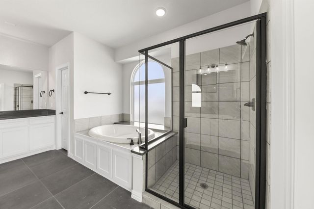 214 Tradd Street, Glenn Heights, TX 75154