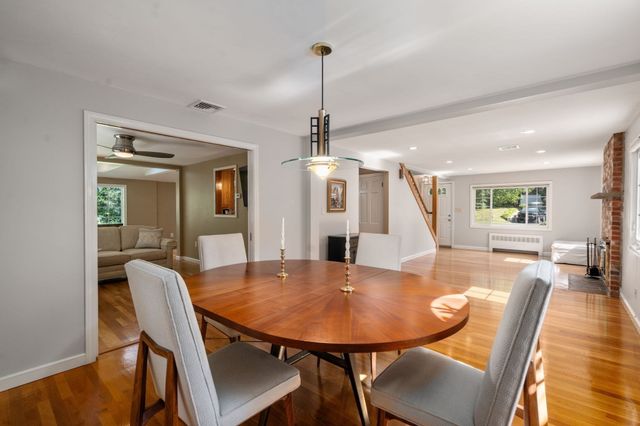 7 Cape Cod Ln, Canton, MA 02021