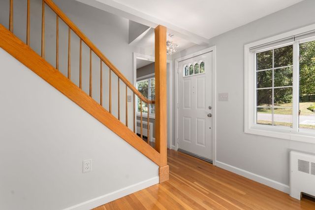 7 Cape Cod Ln, Canton, MA 02021