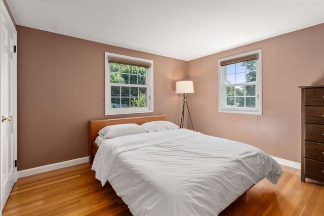 7 Cape Cod Ln, Canton, MA 02021