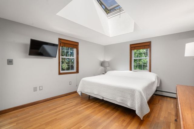 7 Cape Cod Ln, Canton, MA 02021