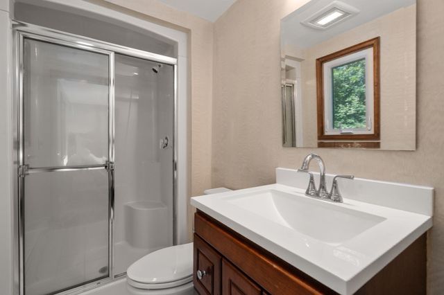 7 Cape Cod Ln, Canton, MA 02021