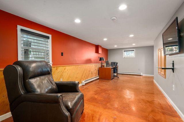 7 Cape Cod Ln, Canton, MA 02021
