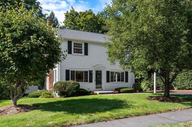 7 Cape Cod Ln, Canton, MA 02021