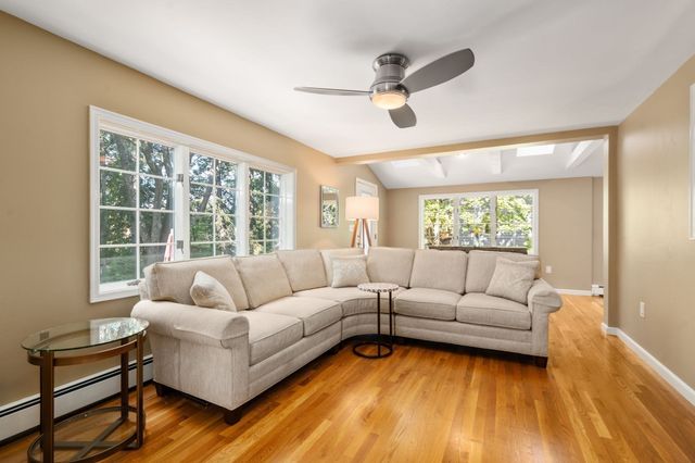 7 Cape Cod Ln, Canton, MA 02021