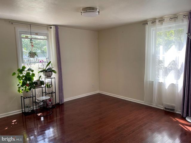 43 WALLACE RD, Princeton Junction, NJ 08550