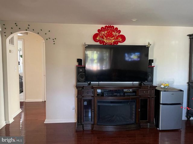 43 WALLACE RD, Princeton Junction, NJ 08550