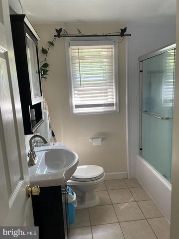 43 WALLACE RD, Princeton Junction, NJ 08550