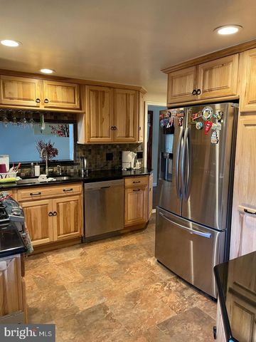 43 WALLACE RD, Princeton Junction, NJ 08550