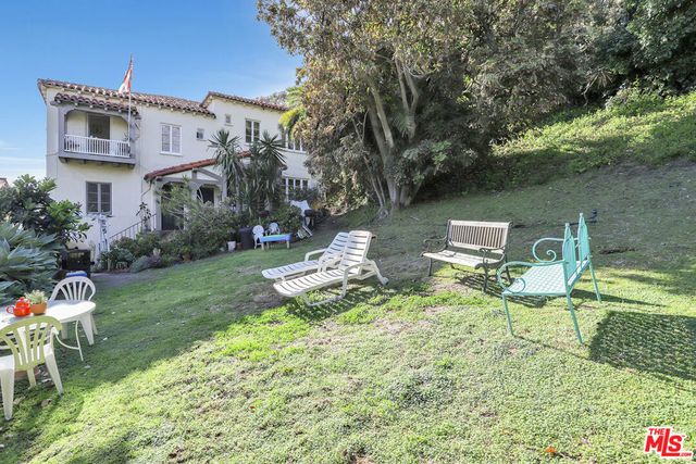 153 W Channel Road, Santa Monica, CA 90402