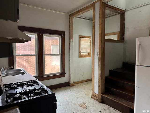 1504 CAROLINA Avenue, Springfield, IL 62702