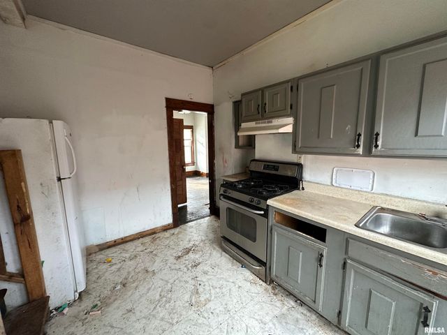 1504 CAROLINA Avenue, Springfield, IL 62702