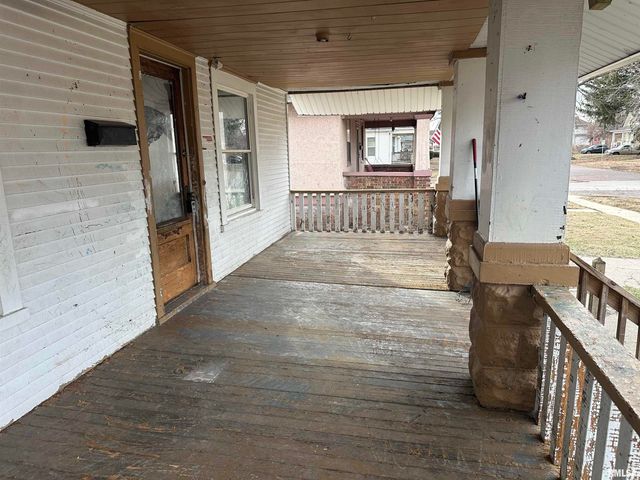 1504 CAROLINA Avenue, Springfield, IL 62702