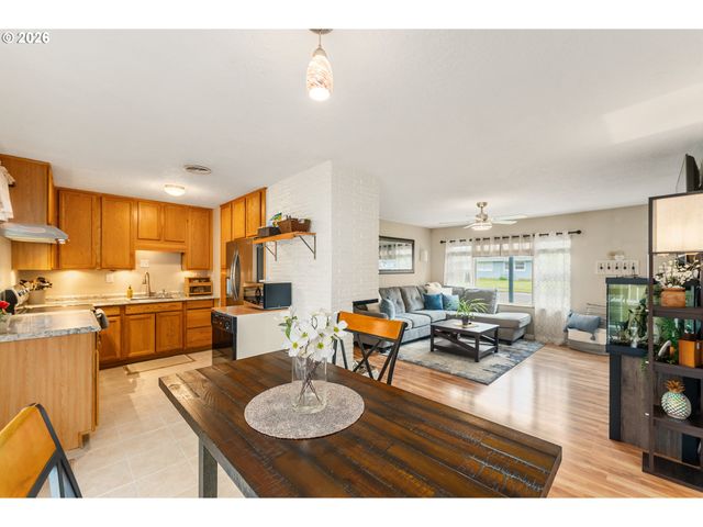 2209 Ne 108TH Ave, Portland, OR 97220