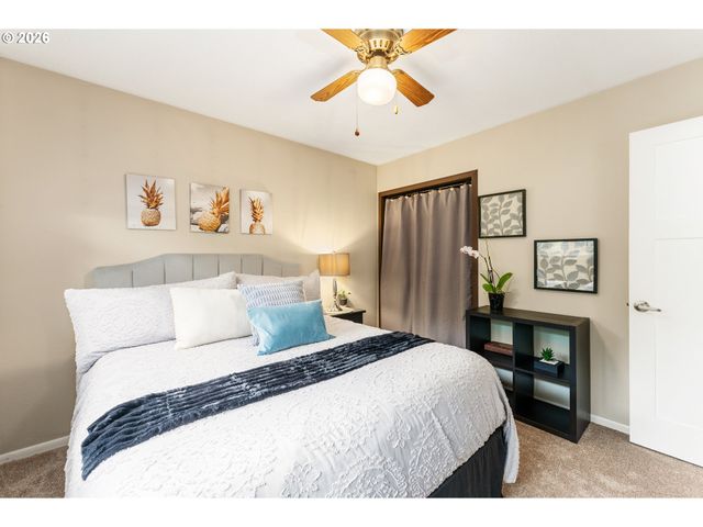 2209 Ne 108TH Ave, Portland, OR 97220