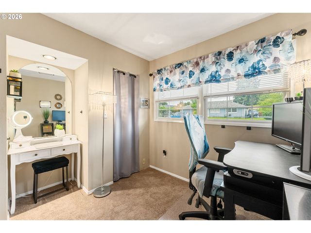 2209 Ne 108TH Ave, Portland, OR 97220