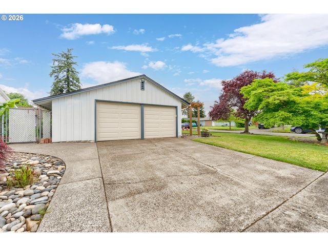 2209 Ne 108TH Ave, Portland, OR 97220